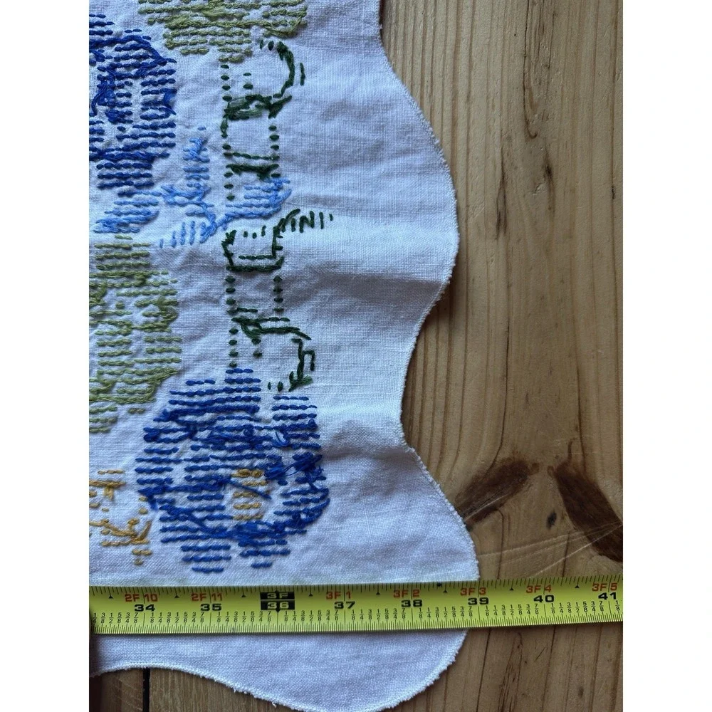 VINTAGE LINEN DRESSER DOILY TABLE RUNNER CROSS STITCH EMBROIDERY FLORAL